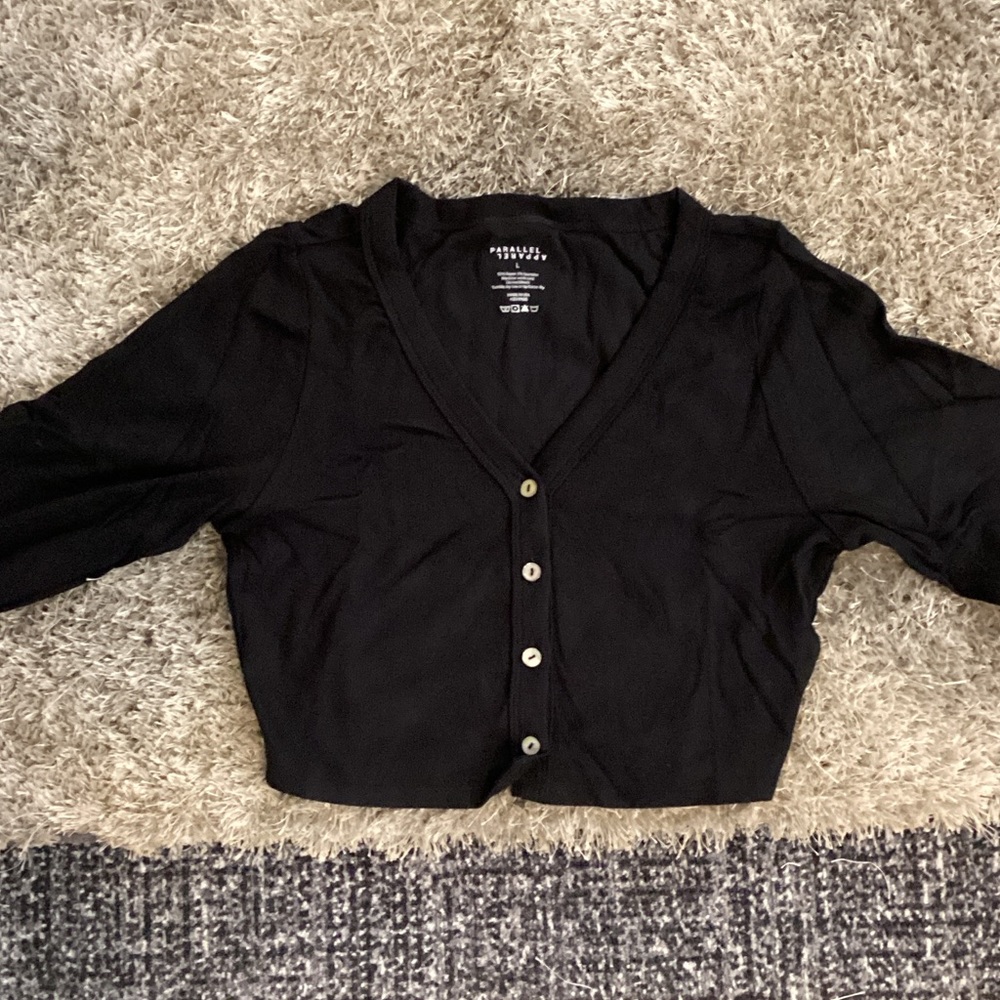 Parallel Apparel Black Ribbed Button-Down Crop Top 🖤